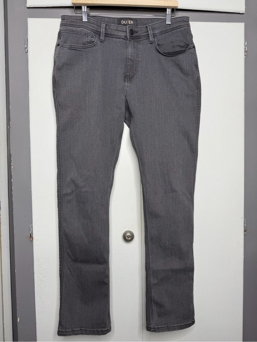 DU/ER L2X Relaxed Taper Jeans Mens 34x32 Grey Performance Stretch Denim Pants